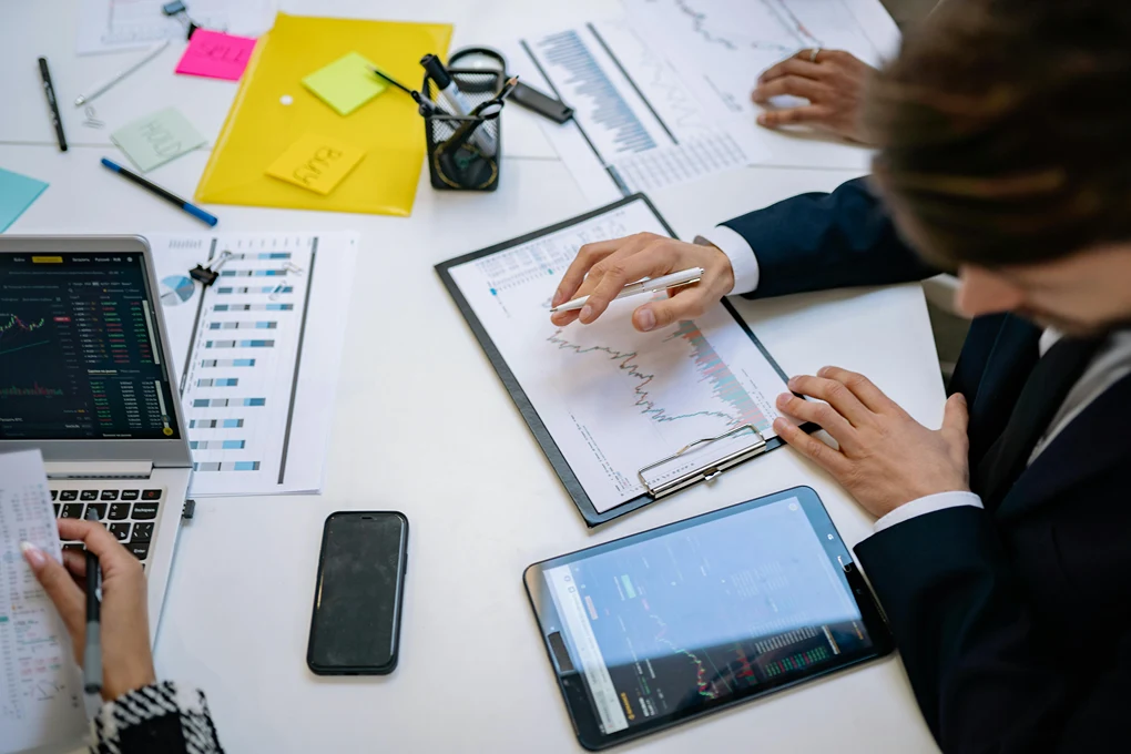 Team collaborating for business analytics success